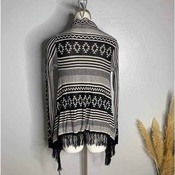 Forever 21 Aztec Southwestern Cardigan Sweater Black White w/ Fringes OSFM - Picture 6 of 15